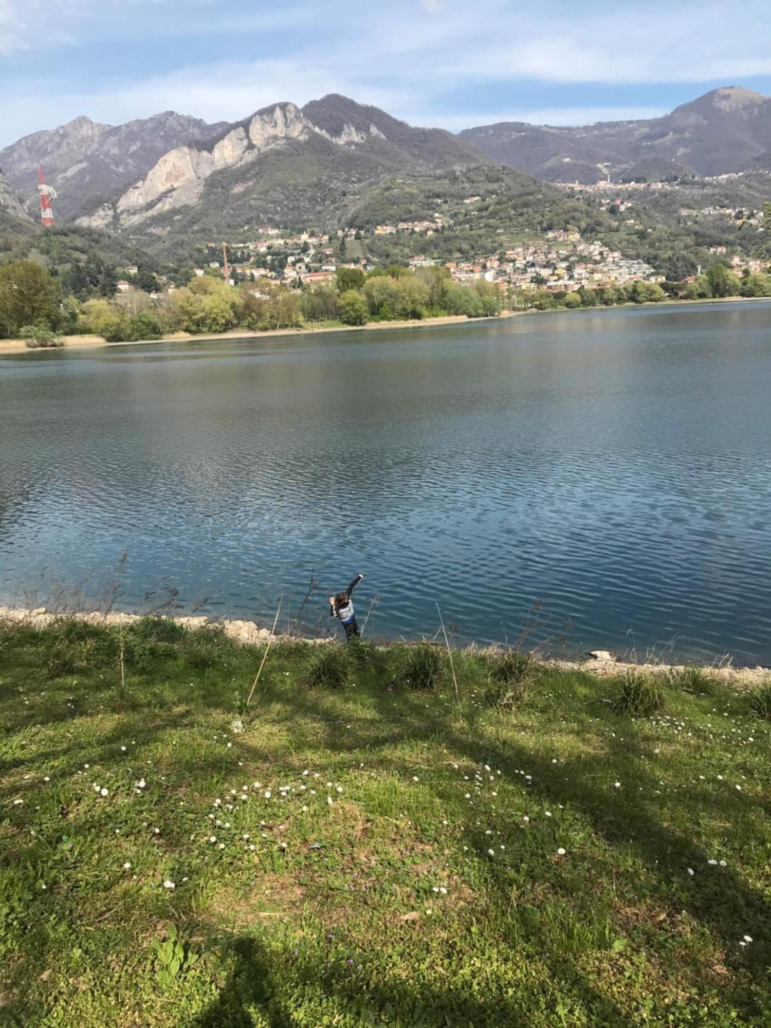 Iuli Lake Home Tra Lago E Montagna Olginate Exterior photo